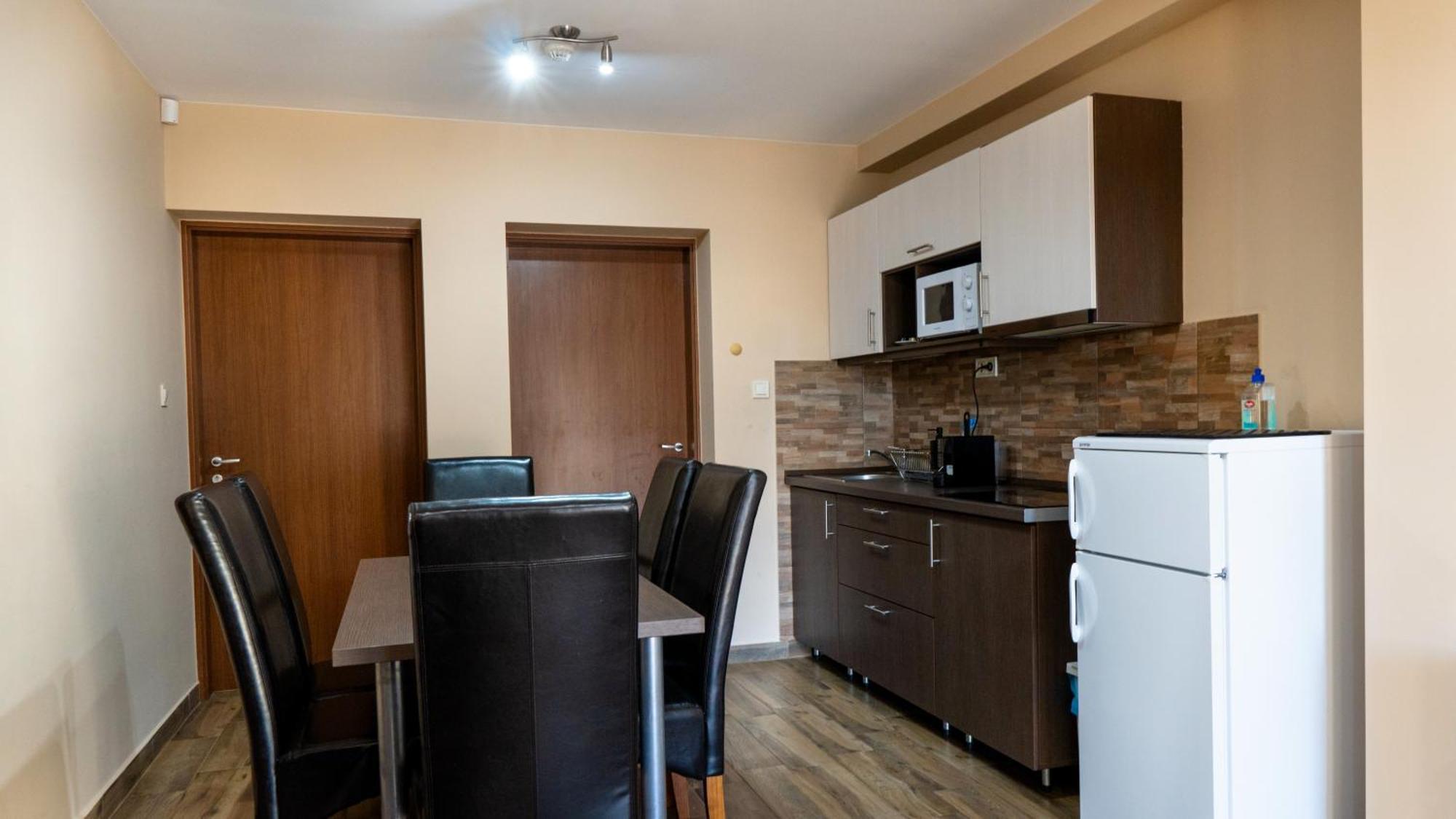 Family Apartman เอปลีนี ภายนอก รูปภาพ