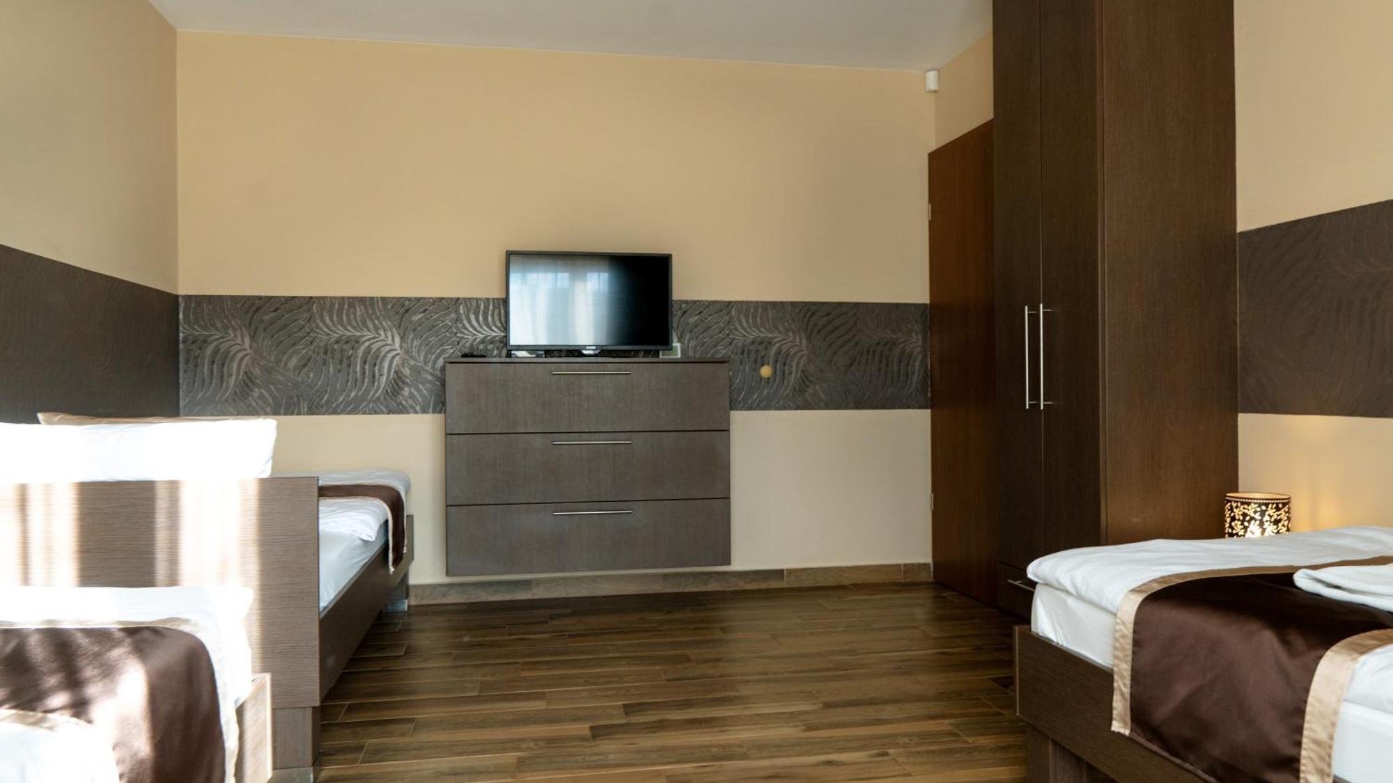 Family Apartman เอปลีนี ภายนอก รูปภาพ