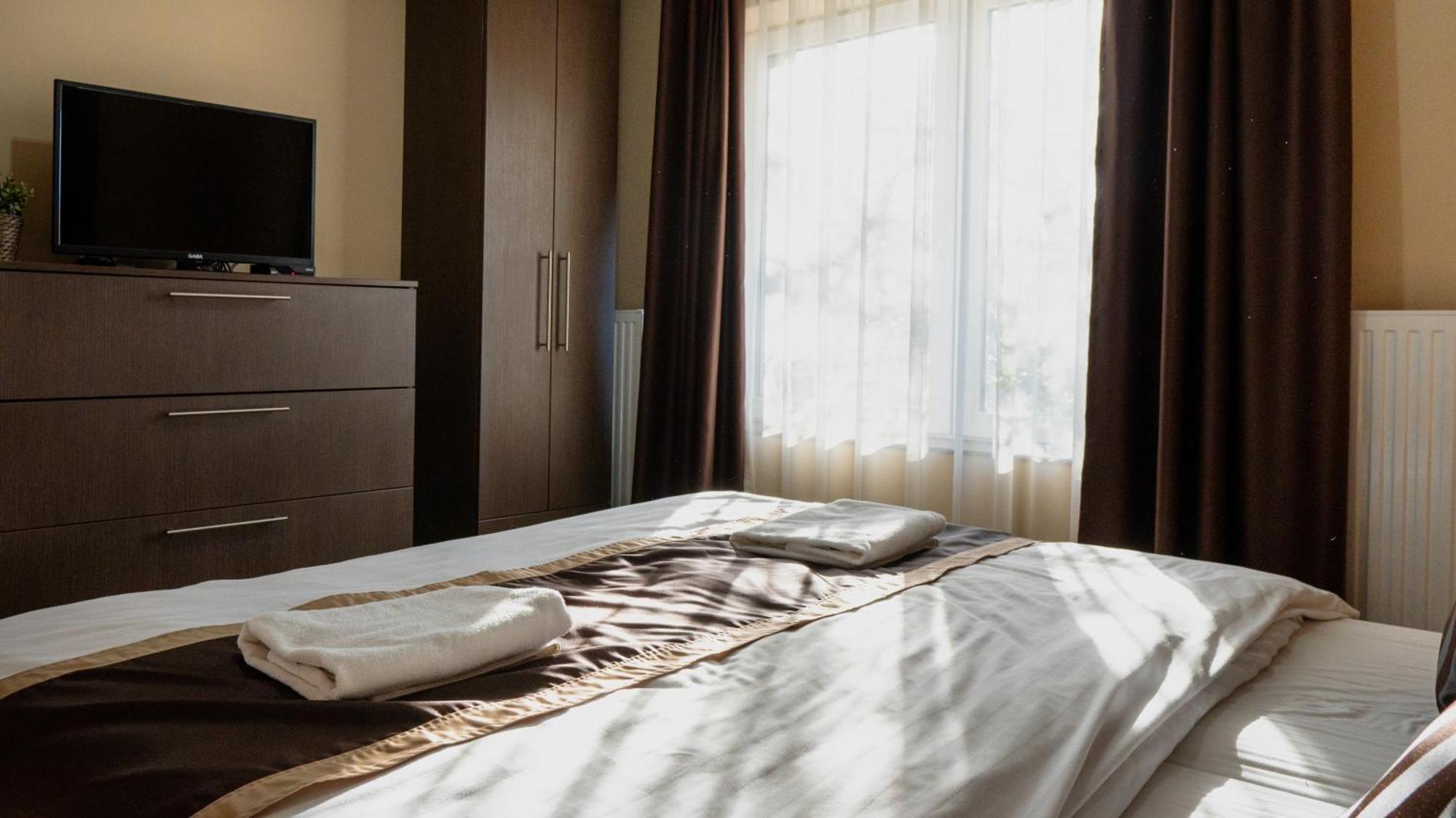 Family Apartman เอปลีนี ภายนอก รูปภาพ