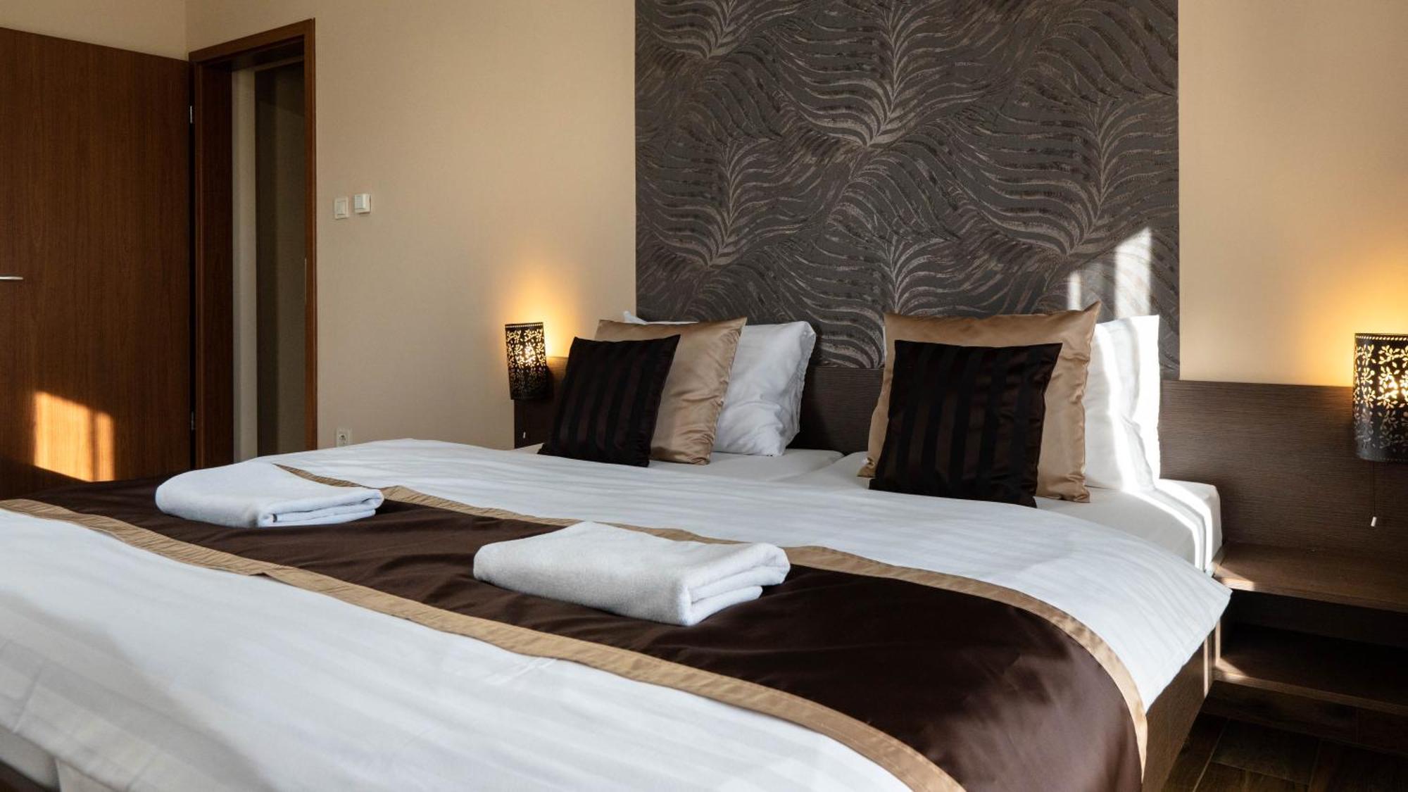 Family Apartman เอปลีนี ภายนอก รูปภาพ
