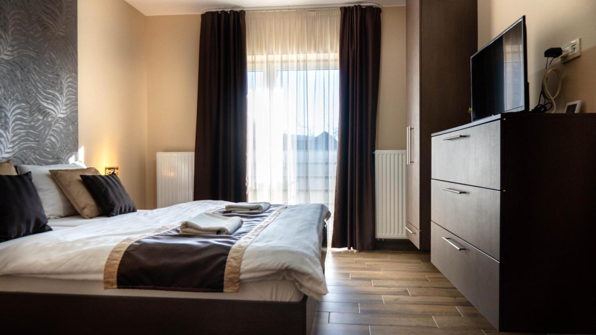 Family Apartman เอปลีนี ภายนอก รูปภาพ