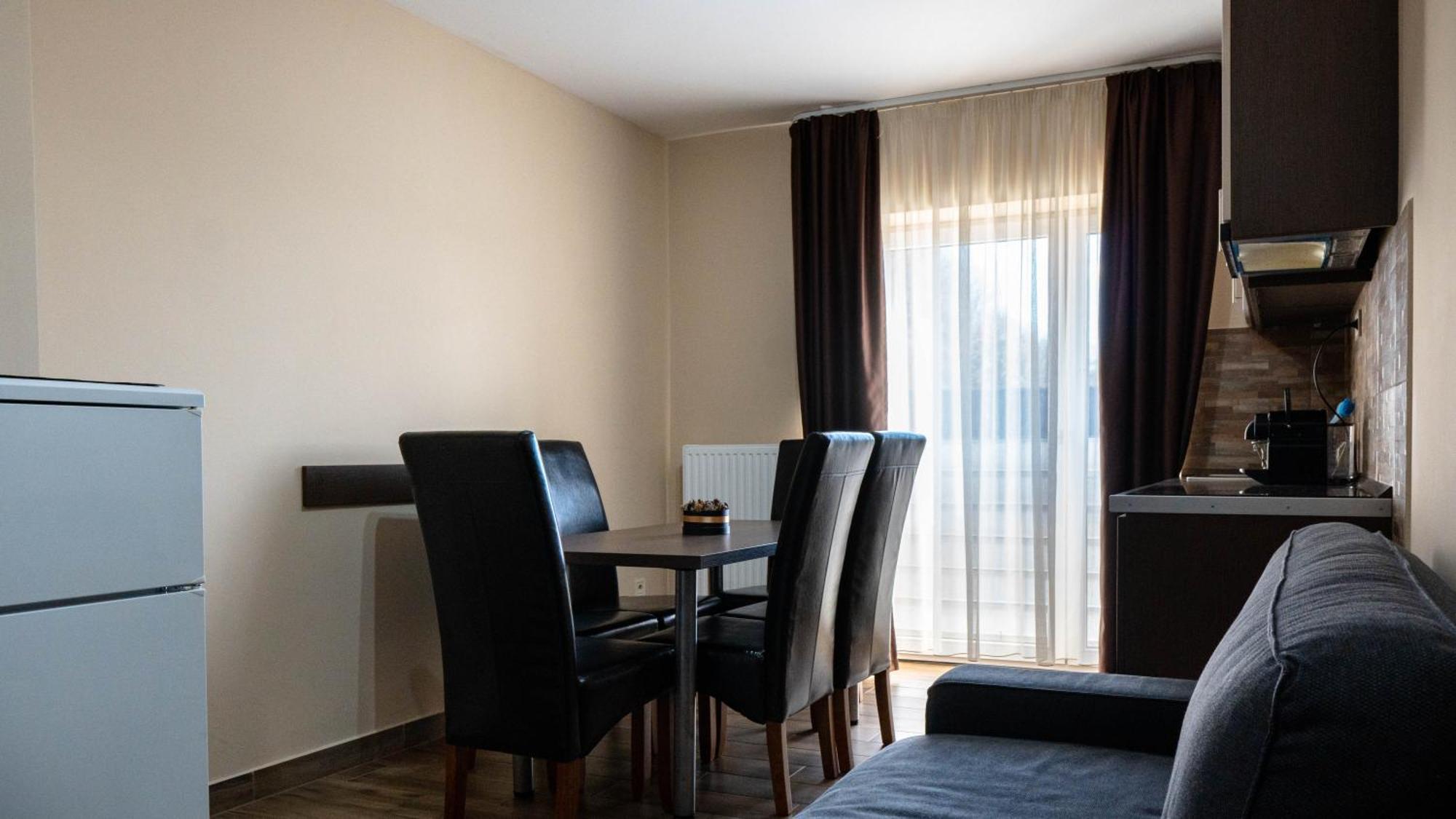 Family Apartman เอปลีนี ภายนอก รูปภาพ